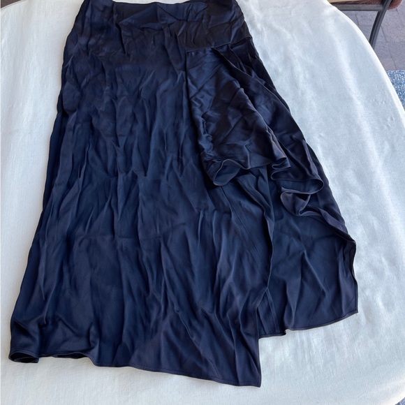 Theory size 8 black satin asymmetrical skirt - Picture 3 of 10